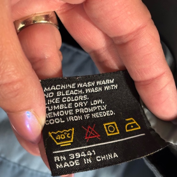 Womens size medium black dot snowboarding jacket, #O956 - Picture 6 of 6